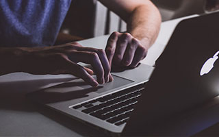 今日转会信息汇总：切尔西生涯告终！斯特林或闪电敲定那不勒斯新东家